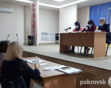 До Покровської ТВК подали документи 9 претендентів на посаду міського голови та 10 партій