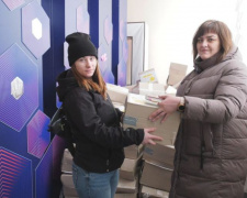 З місця подій. У Покровську видають гуманітарну допомогу від Фонду Ріната Ахметова