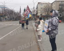 «Free Azov». Українці вийшли на акцію в підтримку військовополонених