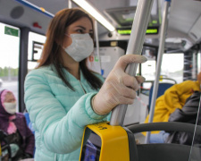 Вони повертаються: МОЗ рекомендує вдягати медичні маски в епідсезон ГРВІ, грипу та COVID-19