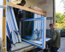 Покровська громада отримала ще понад 100 пластикових вікон від організації GEM