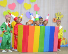 Сотрудников детских садов Покровска поздравили с профессиональным праздником
