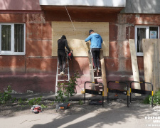 У Покровську продовжують усувати наслідки вчорашнього обстрілу