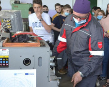 В Покровском профлицее проходят мастер-классы по токарному делу для школьников