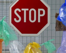 Пластиковые пакеты в Украине запретят перед зимними праздниками