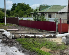 Села возле Покровска страдают от ливней. На помощь пришли коммунальщики