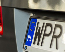 Сегодня начнут штрафовать владельцев автомобилей на «евробляхах»