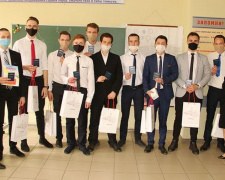 Студенты Селидовского горного техникума получили в ШУ «ПОКРОВСКОЕ» удостоверения о первой рабочей профессии