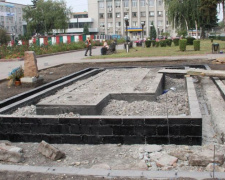 Строительство памятника Шевченко в Покровске выходит на финишную прямую