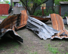 18 квітня Покровськ зазнав ворожого обстрілу, пошкоджено промислові об’єкти та житлові будинки (сюжет)