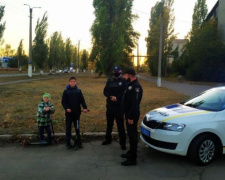 Поліцейські Донеччини вчать дітей бути відповідальними пішоходами