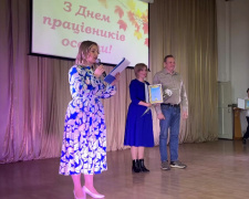Світло знань попри війну: педагоги Покровської громади відзначають День вчителя