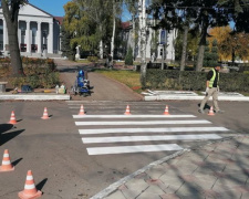 В Покровске обновляют дорожную разметку