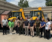 Донецька ОВА передала спецтехніку громадам Покровського району