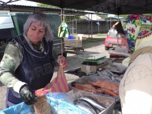 Від молочної продукції до розсади: на ринку Добропілля намагаються не піднімати ціни