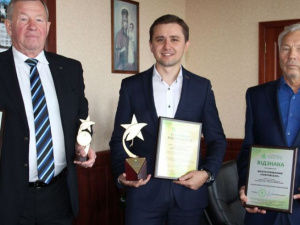 «Донецксталь» и предприятия-партнеры удостоены экологических сертификатов «Зелена зірка»
