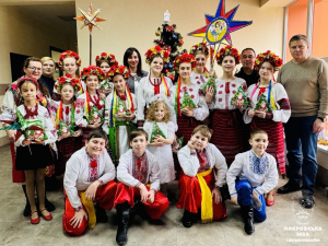 Вихованці «Златиці» завітали до Покровської МВА з Різдвяним вертепом