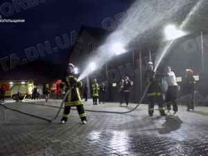 Від зупинки кровотеч до гасіння пожеж: учасники покровської «Школи безпеки» вчились рятувати