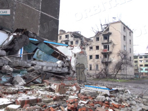 Життя серед руїн: 600 людей залишаються у Білозерському під щоденними обстрілами