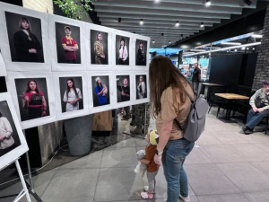 У Покровську відкрилася персональна виставка фотографа Євгена Дьогтєва