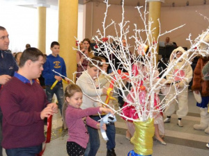 В День людей с инвалидностью в Покровске поздравили воспитанников реабилитационного центра «Милосердие»