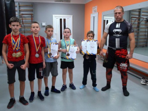 Юные кикбоксеры из Мирнограда привезли золото с Чемпионата Украины