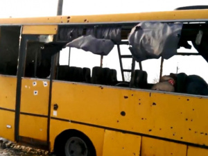 Один з перших значних воєнних злочинів рф: сьогодні 9 роковини розстрілу автобуса під Волновахою