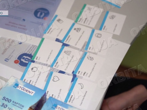 Англійська мова - легко: американська викладачка зробила подарунок покровським школярам