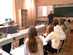 Безпека в один клік: покровські школярі та педагоги опановують кібергігієну