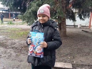 Діти Селидівської громади отримують солодкі подарунки до зимових свят