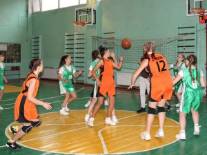 Инвестиция в здоровье: «Донецксталь» помогла оборудовать в Мирнограде зал для профессиональных занятий баскетболом