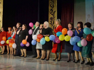 В Покровске работников образования поздравили с предстоящим профессиональным праздником