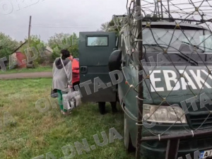 Під прицілом дронів: капелани продовжують евакуацію людей з прифронтових сіл