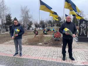 У Покровську в другу річницю повномасштабного вторгнення вшанували полеглих Героїв