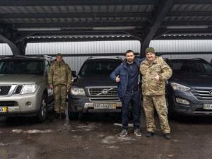 Оборонці України отримали понад 410 автівок та 1,2 млн літрів пального від МЕТІНВЕСТУ