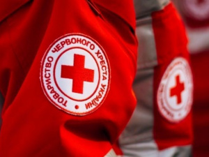 «Червоний хрест України» організовує роздачу гуманітарної допомоги для ВПО у Покровську