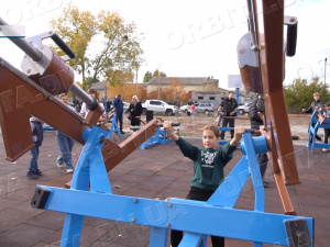 У Самарі на Дніпропетровщині відкрили другий спортивний майданчик з Покровська