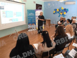 Покровська громада презентувала досвід соціальної підтримки в релокації