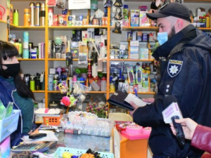 У Покровську поліцейські проводять превентивні заходи щодо протидії порушенням карантинних обмежень