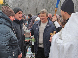 Крещение Господне: в храмах Покровска прошли праздничные богослужения с освящением воды