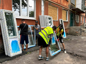 У Покровськ прибула чергова партія віконних конструкцій від GEM