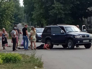 В Родинском женщина попала под колеса внедорожника