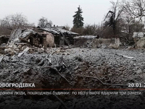 З місця подій. Поранені люди, пошкоджені будинки: по Новогродівці вдарили три ракети