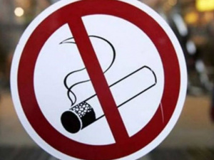 Курити та вживати алкоголь: де заборонено та яка існує відповідальність