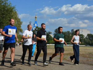Покровчани долучилися до всеукраїнського забігу «Шаную воїнів, біжу за Героїв України»