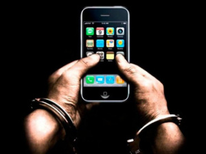 За заволодіння чужими мобільниками – домашній арешт: у Покровську викрито зловмисника