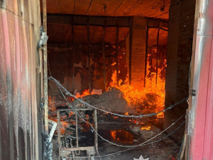 Загиблий і 15 поранених за добу: 7 серпня ворог масовано обстріляв Донеччину