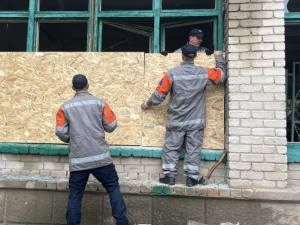 Рятувальники Донеччини продовжують надавати допомогу населенню ліквідувати наслідки ворожих обстрілів