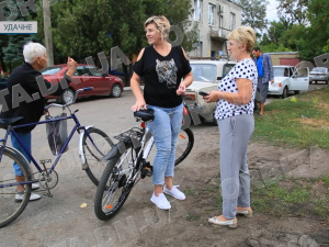 Жителі Удачного виїжджати не поспішають, але до погіршення ситуації готуються