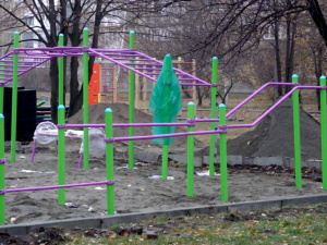 В Покровске обустраивают мультифункциональные спортплощадки в рамках программы «Здоровая Украина»